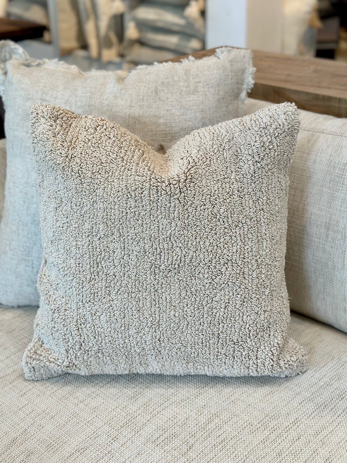 18" Tufted Boucle