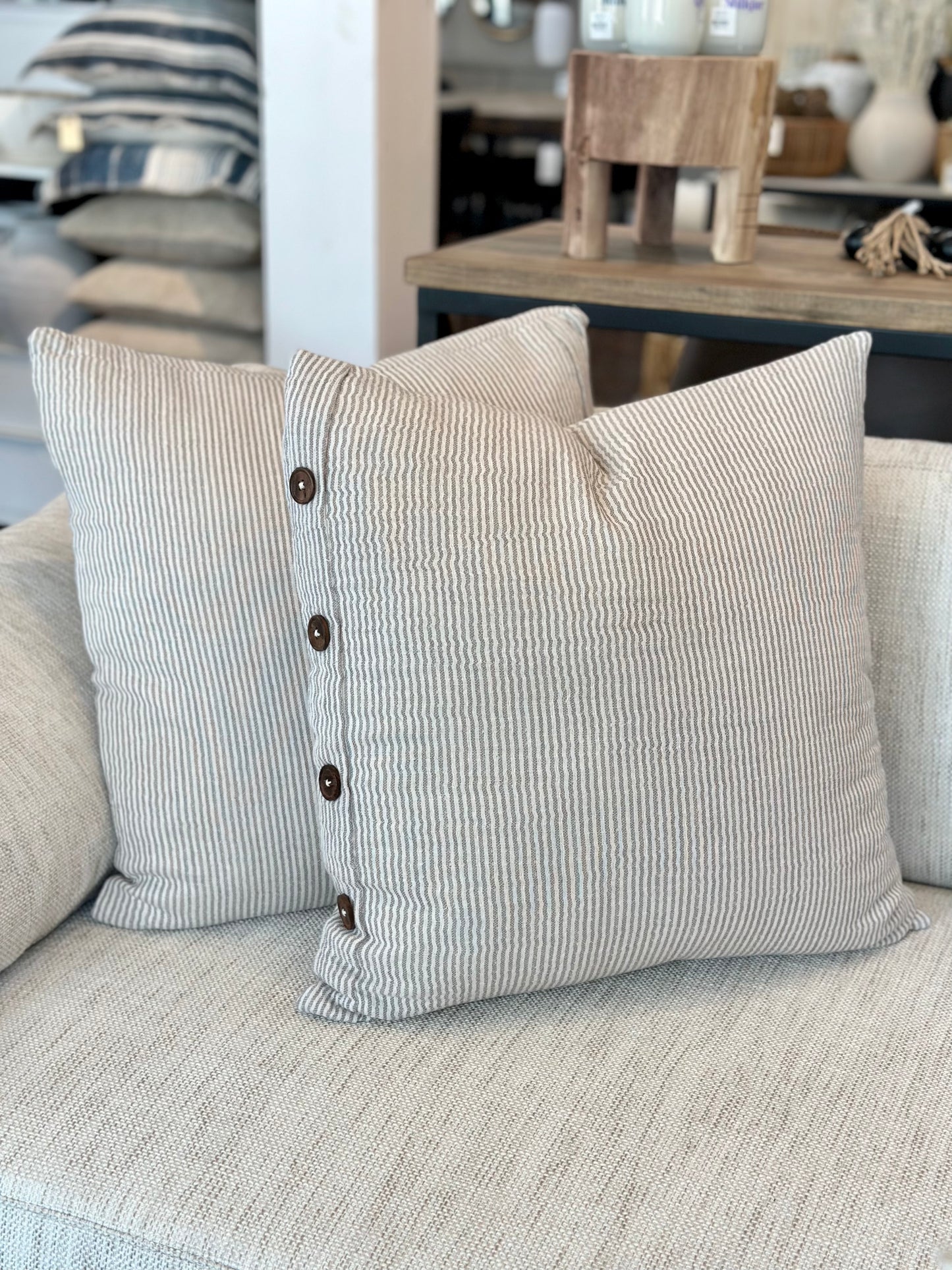 20" Pinstripe W/Button