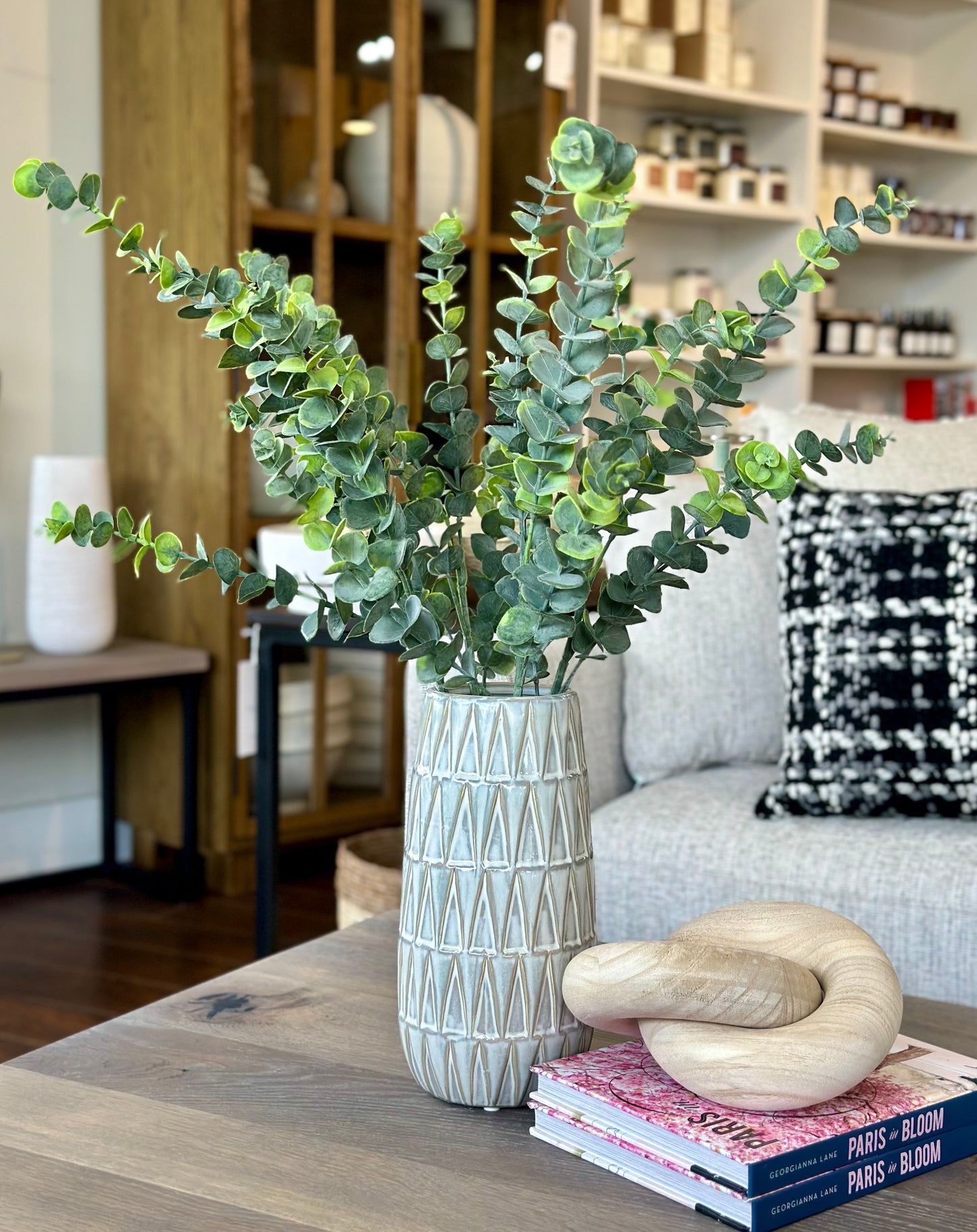 10" White Diamond Vase