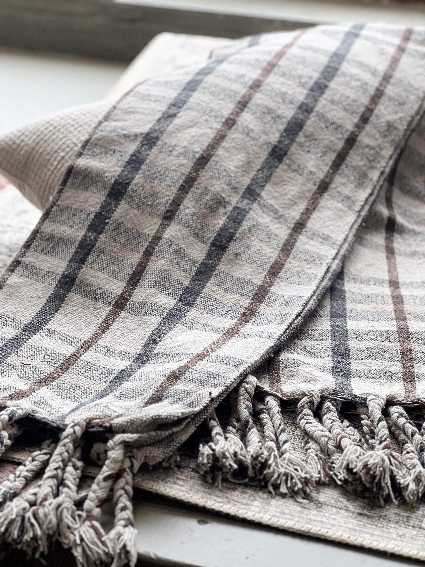 Plaid Throw W/Tassle