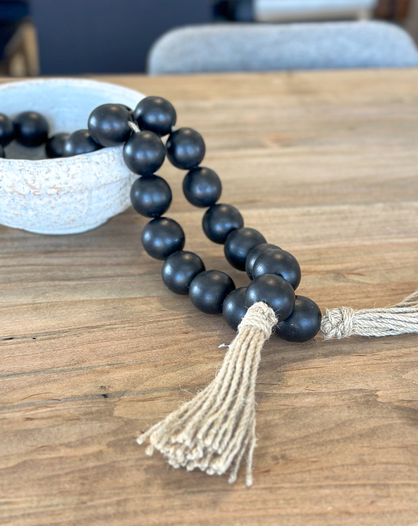 51" Oversized Blk Beads