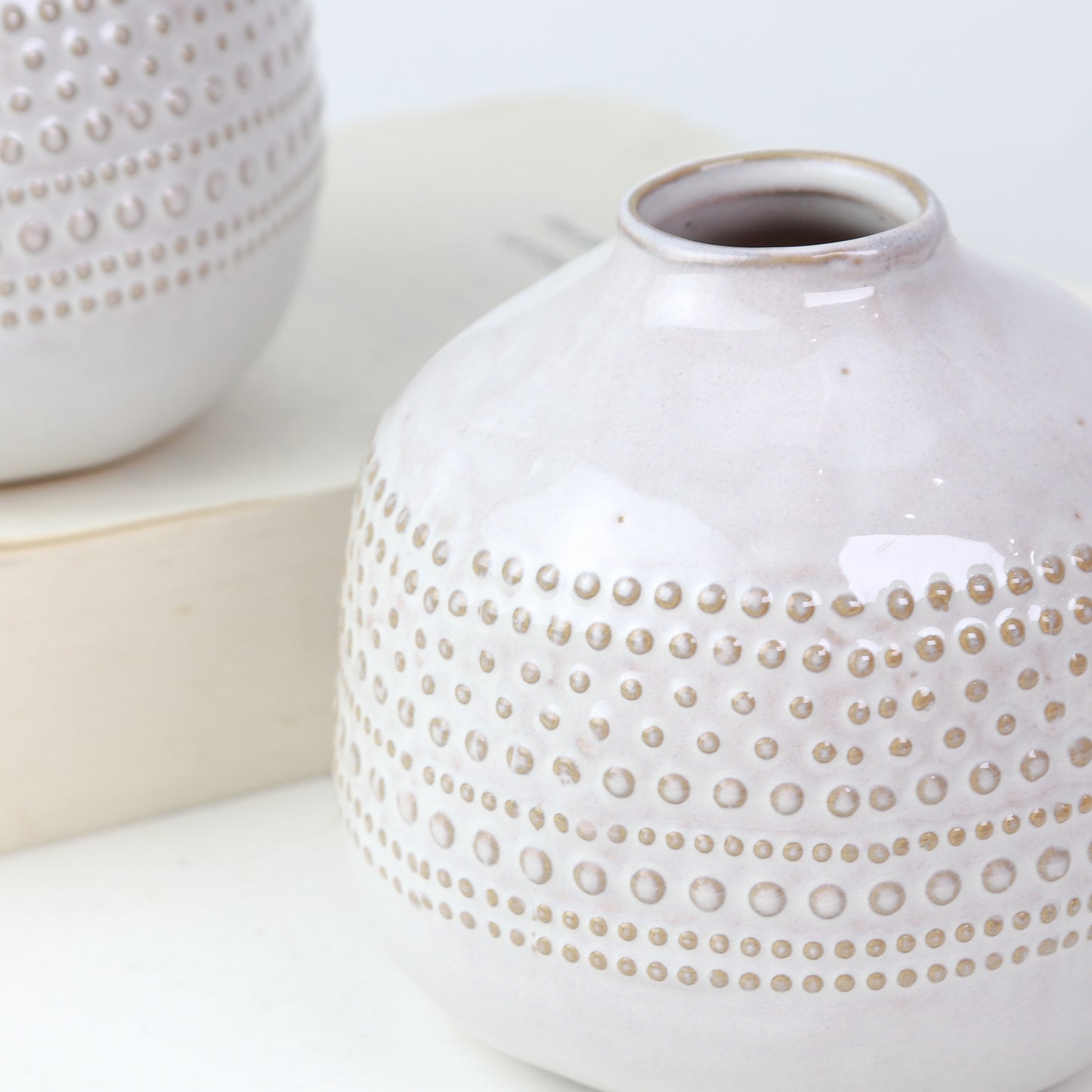 4" Cream Dot