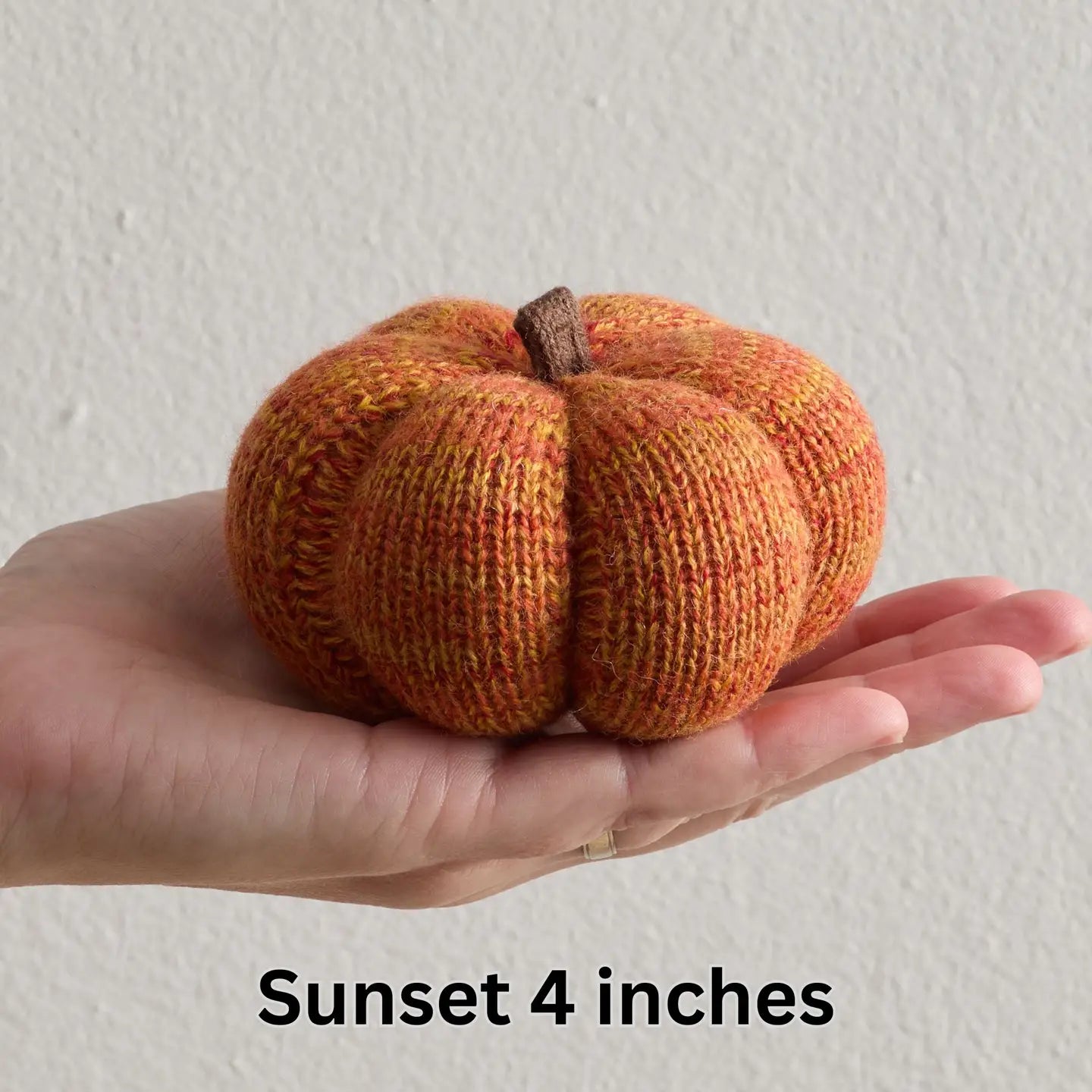 4" Mini Sweater Pumpkin