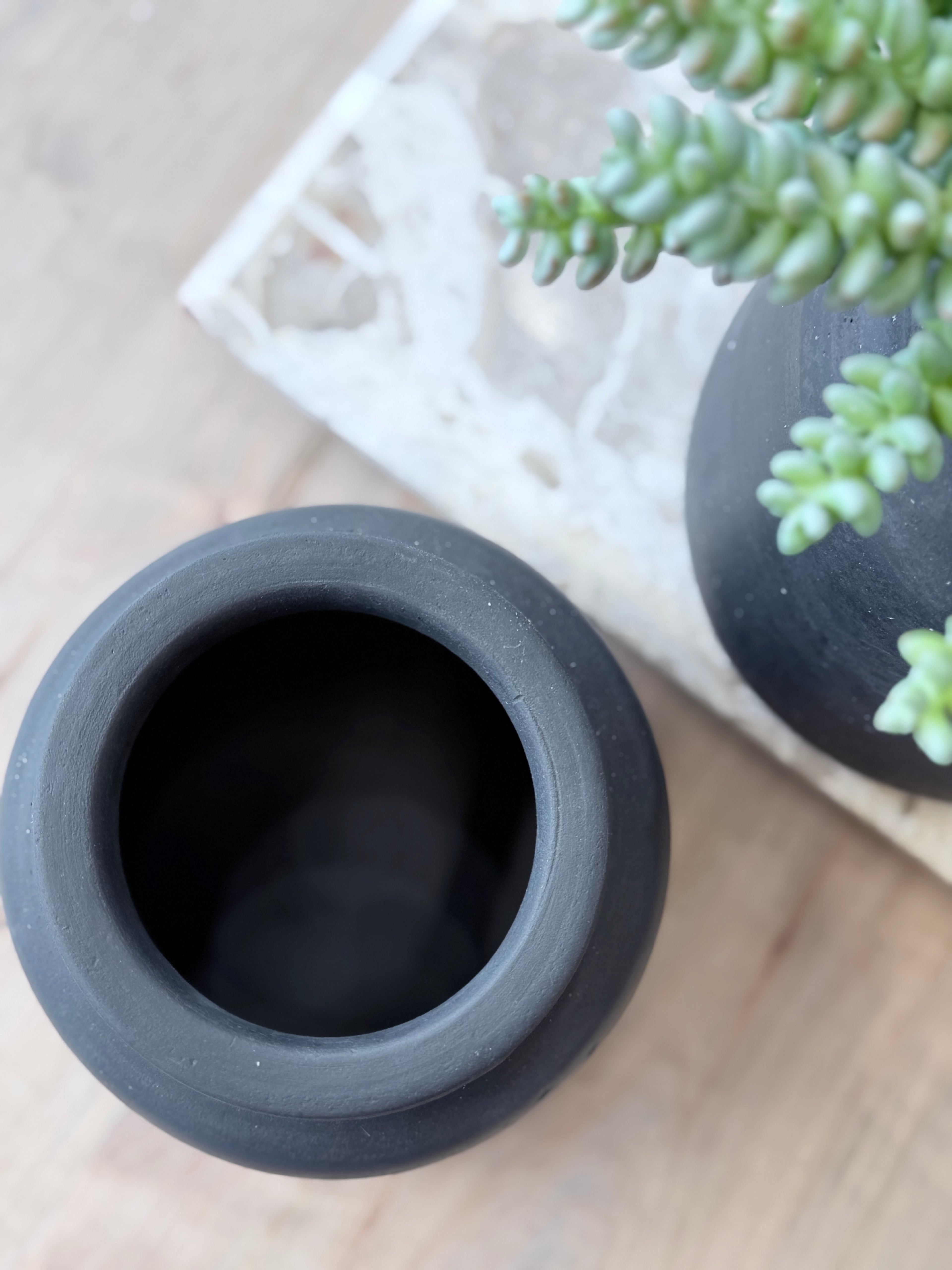 Black Plant Pot