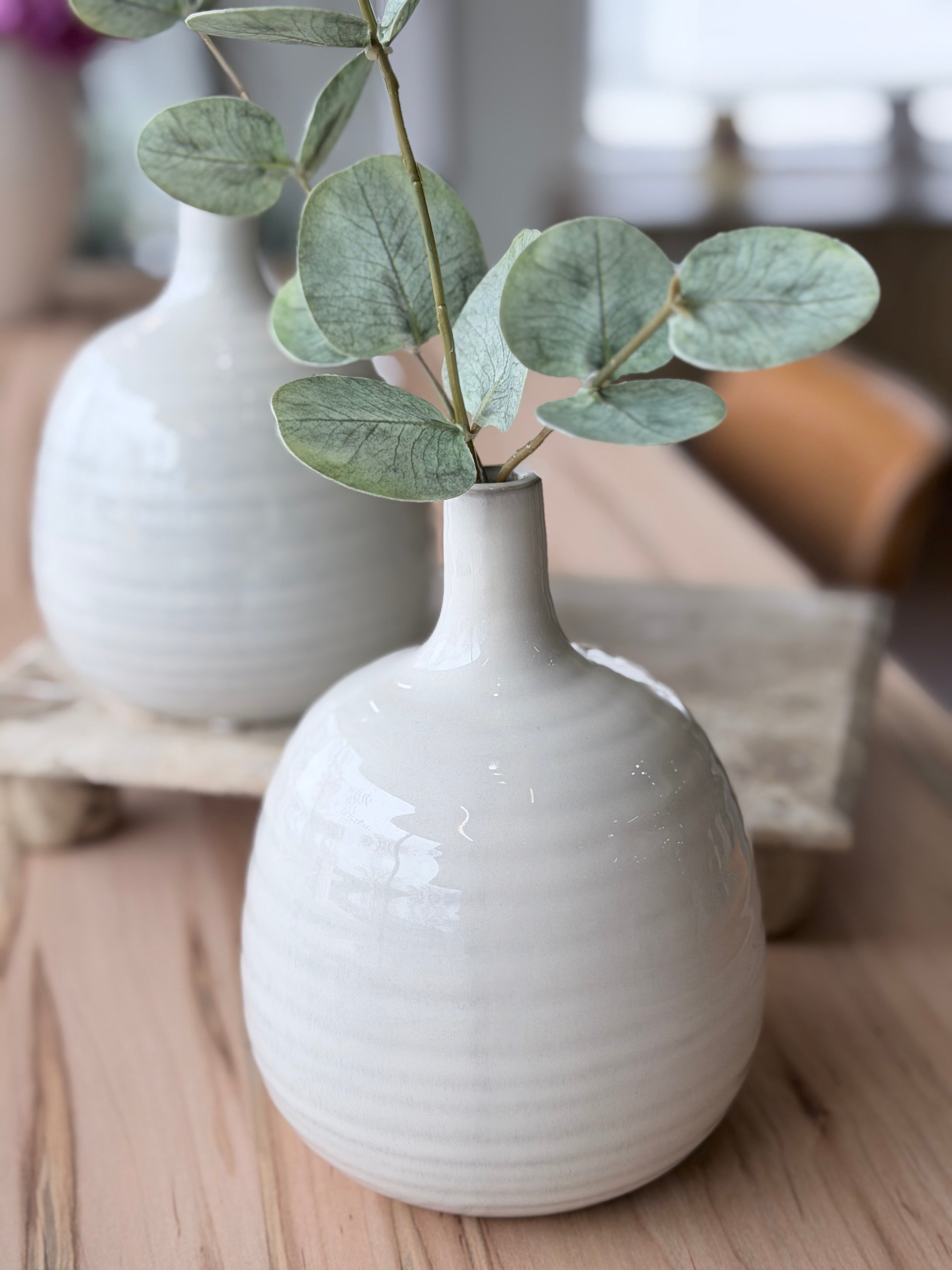 6.9" Med Neck Vase