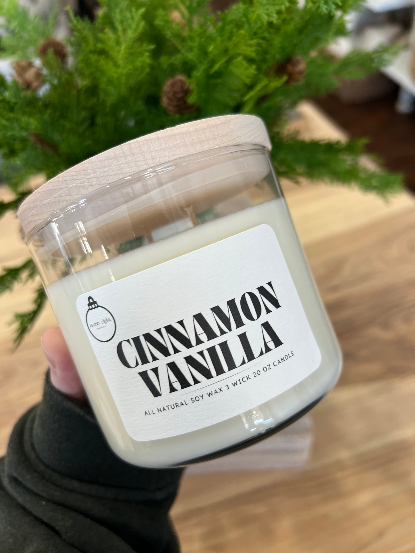 28 CO. 3-wick Cinnamon Vanilla