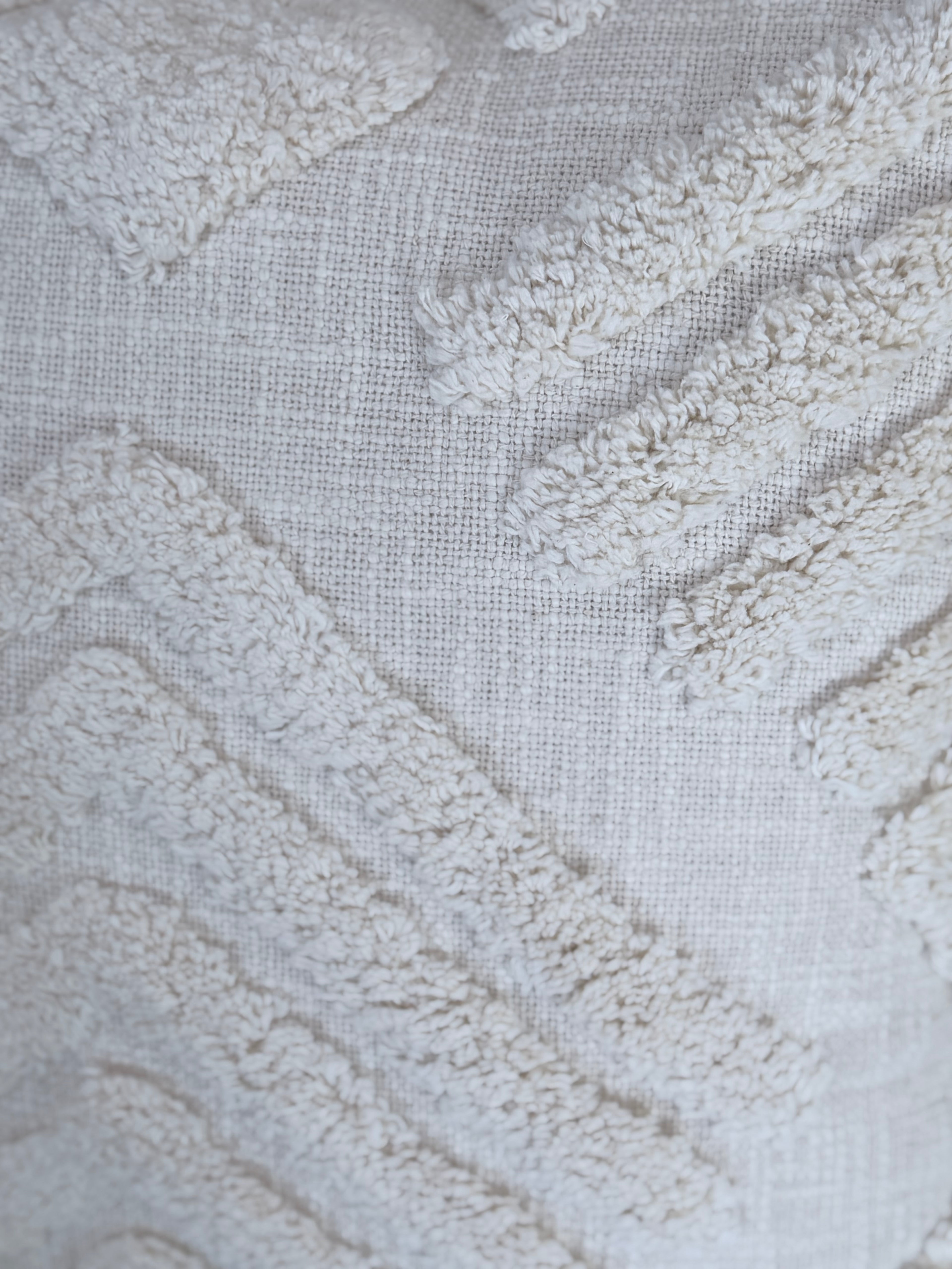 Geo Tufted Pilllow 20"