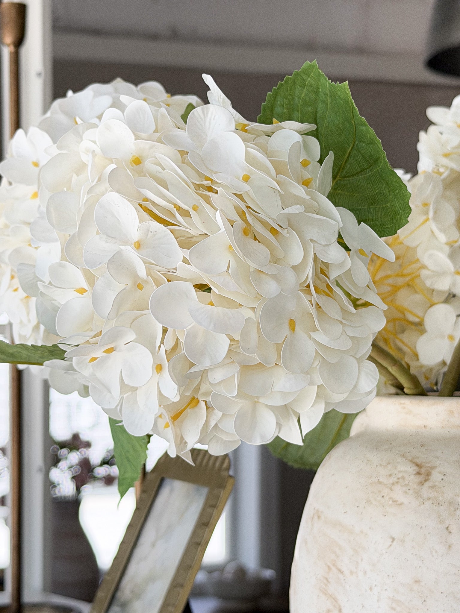18" Creamy Hydrangea