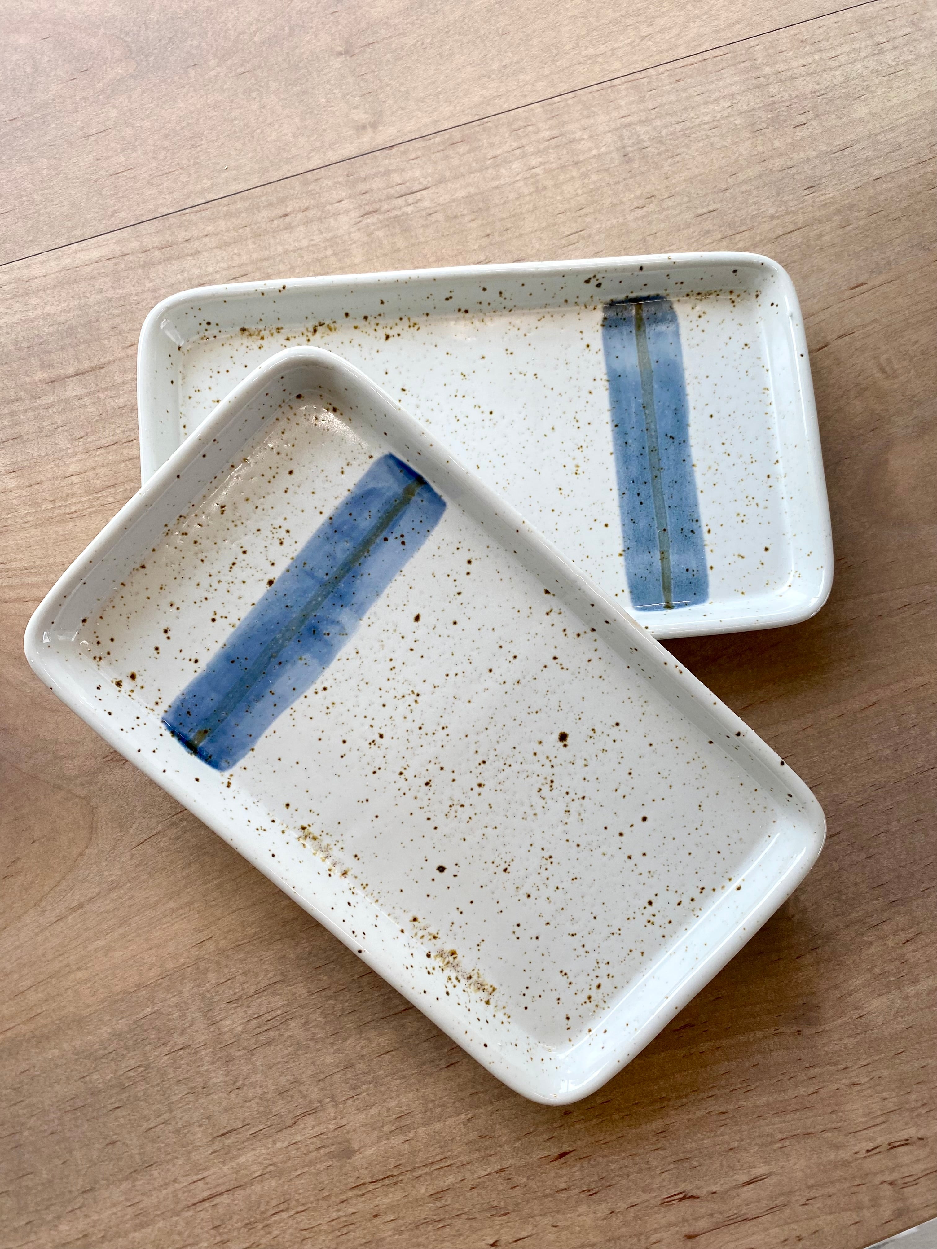 Tray W/Blue Stripe