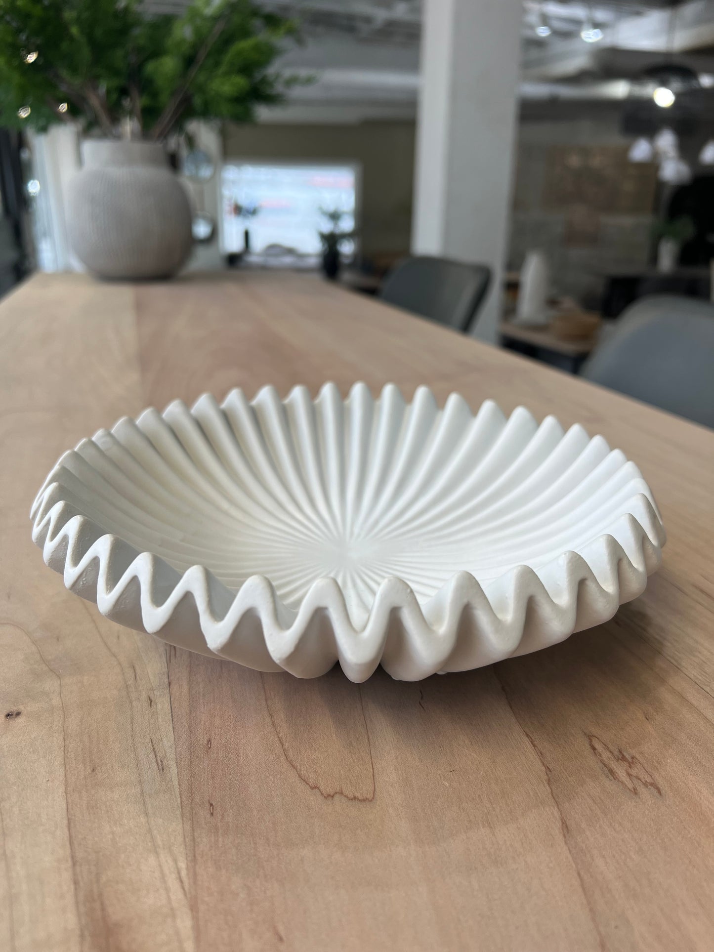 8.5" Scalloped Ceramic