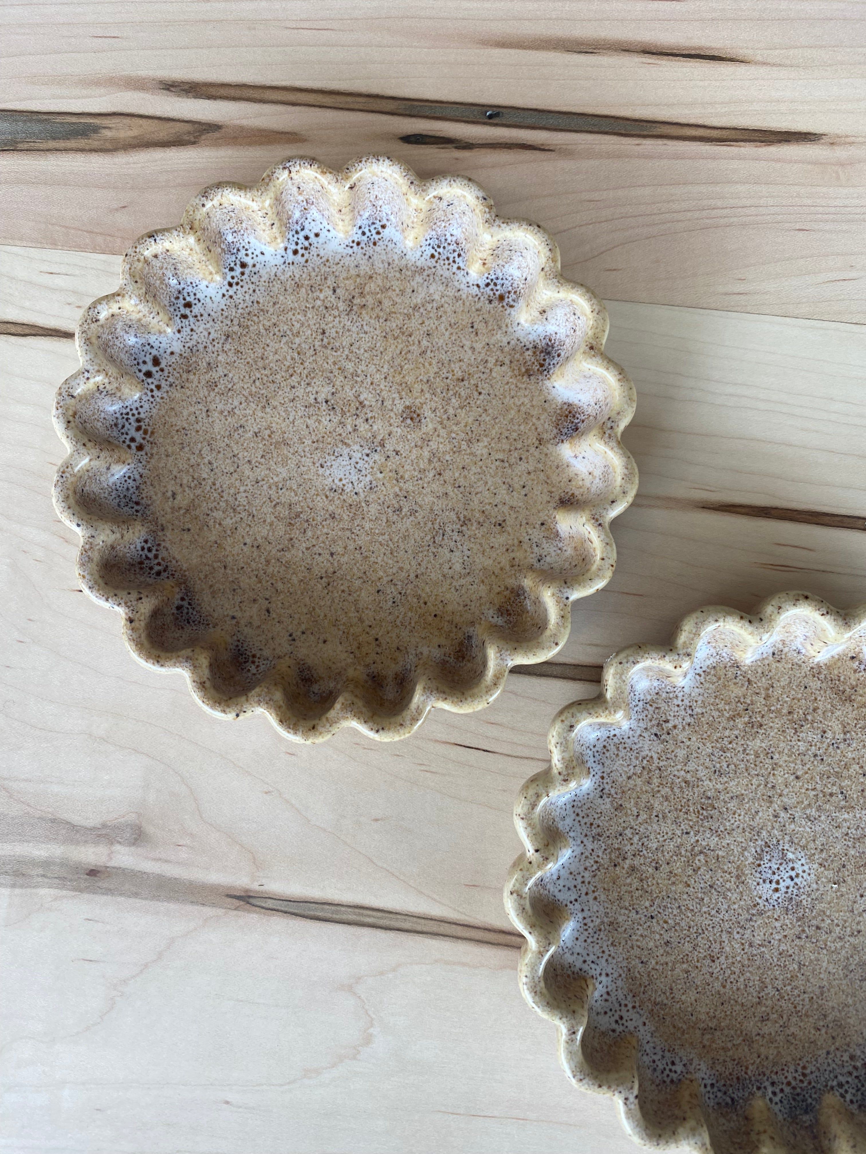 5.7" Ceramic Scallop Dish