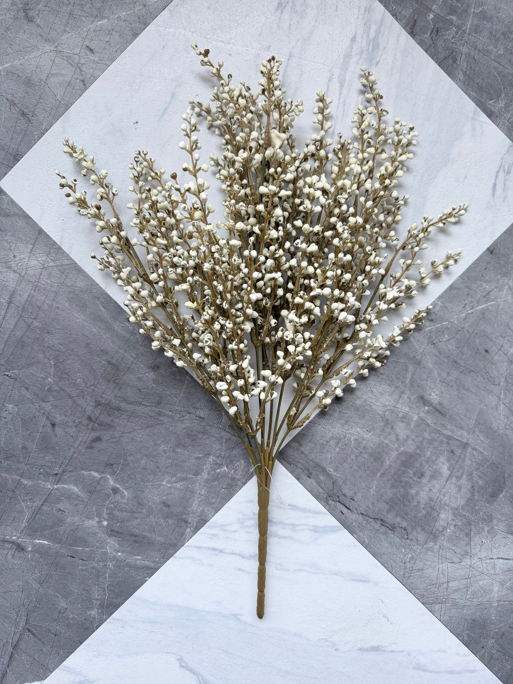 18" White Heather Bunch