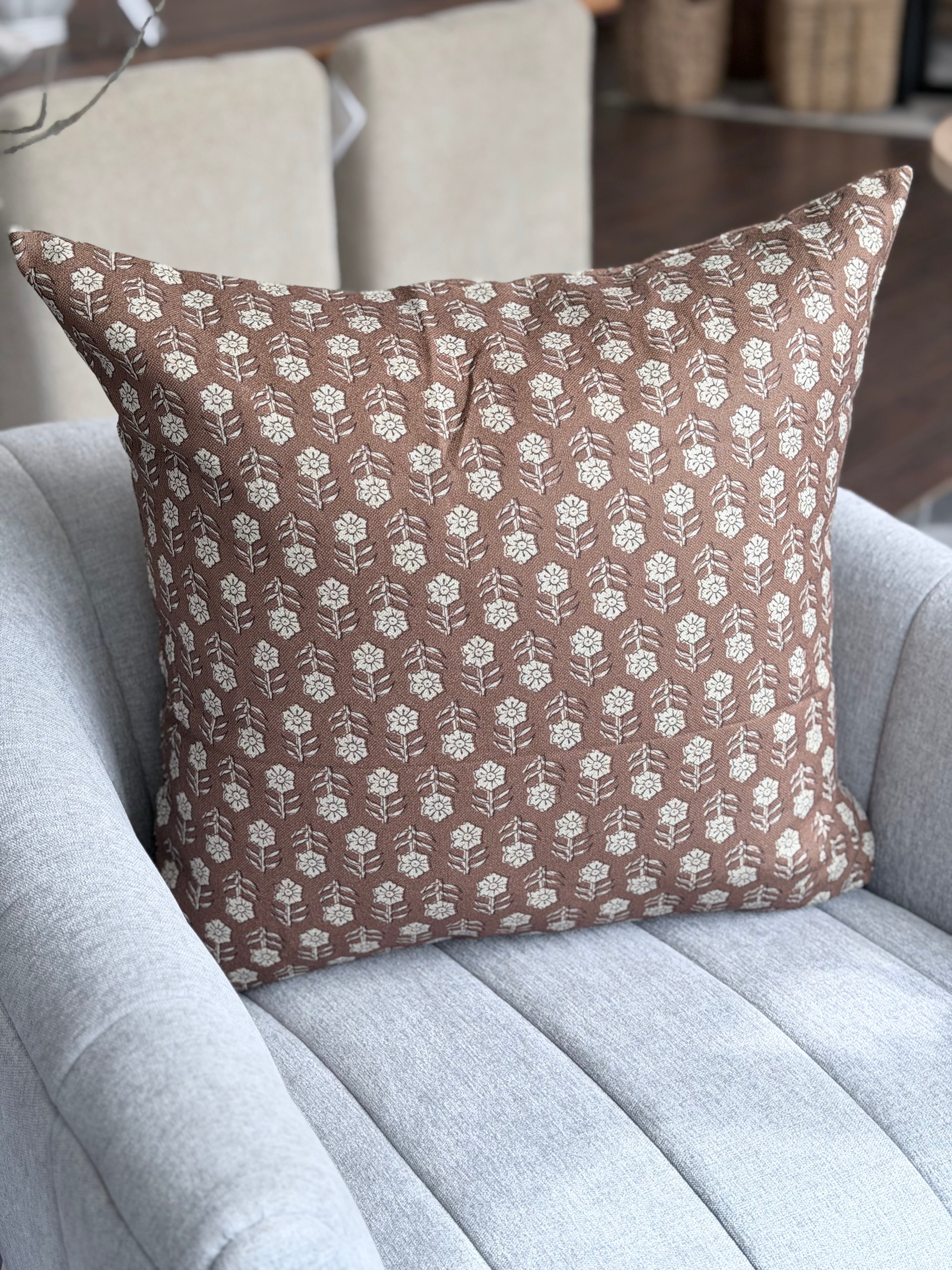 22" Roux Pillow