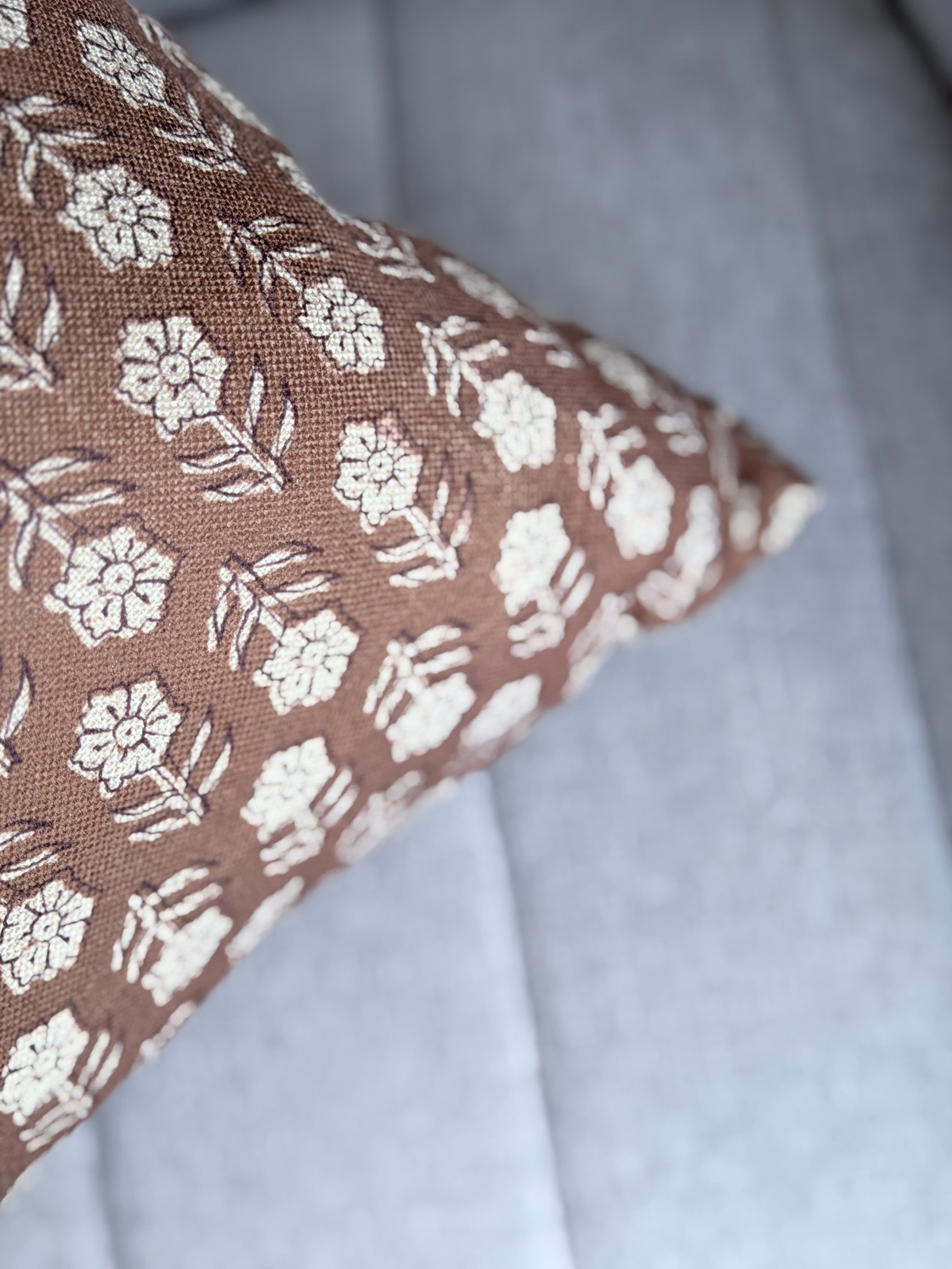 22" Roux Pillow