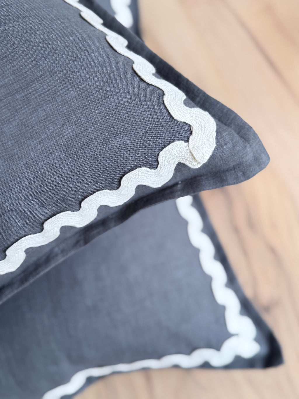 20" Lacework Linen Pillow