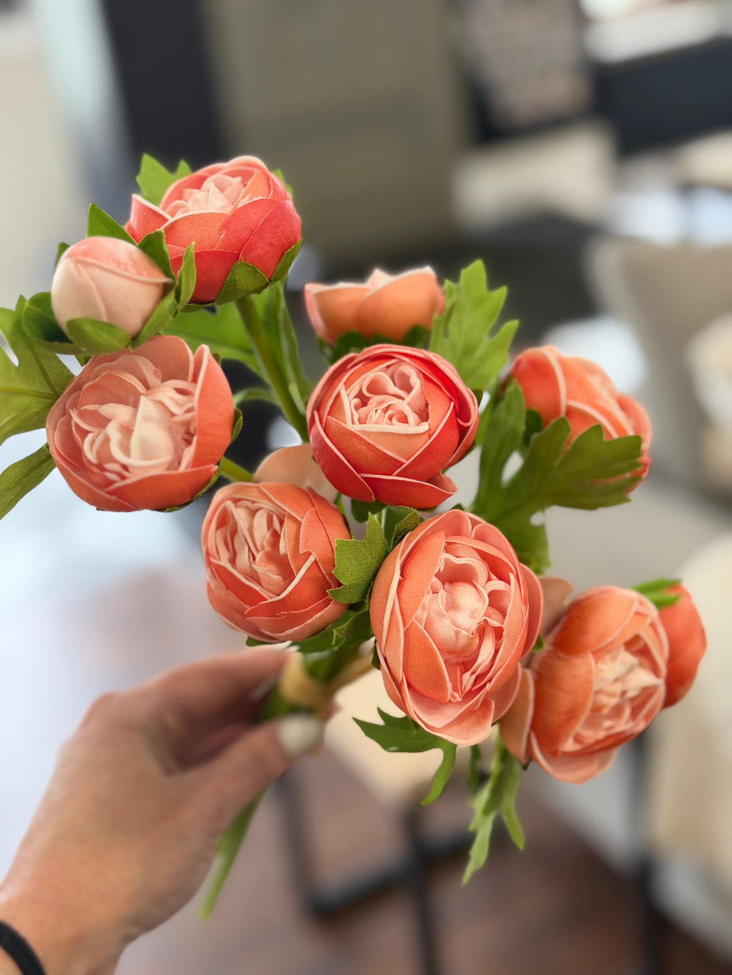 15" Ranunculus Bunch Orange