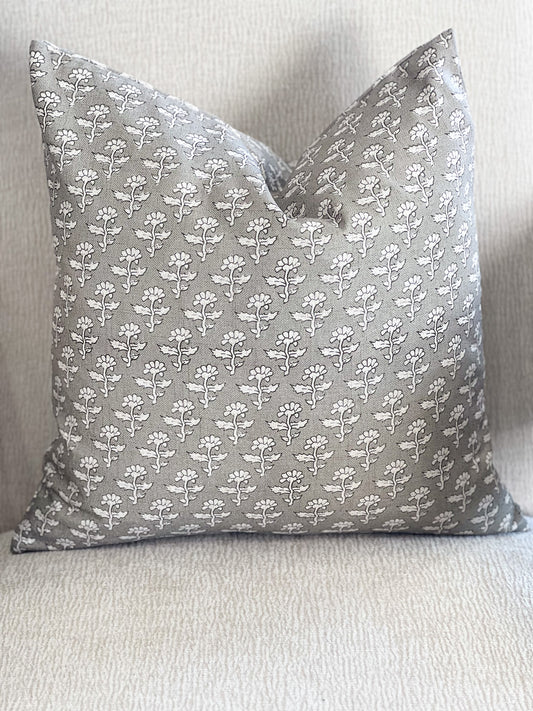 Noa Sage Pillow 18x18