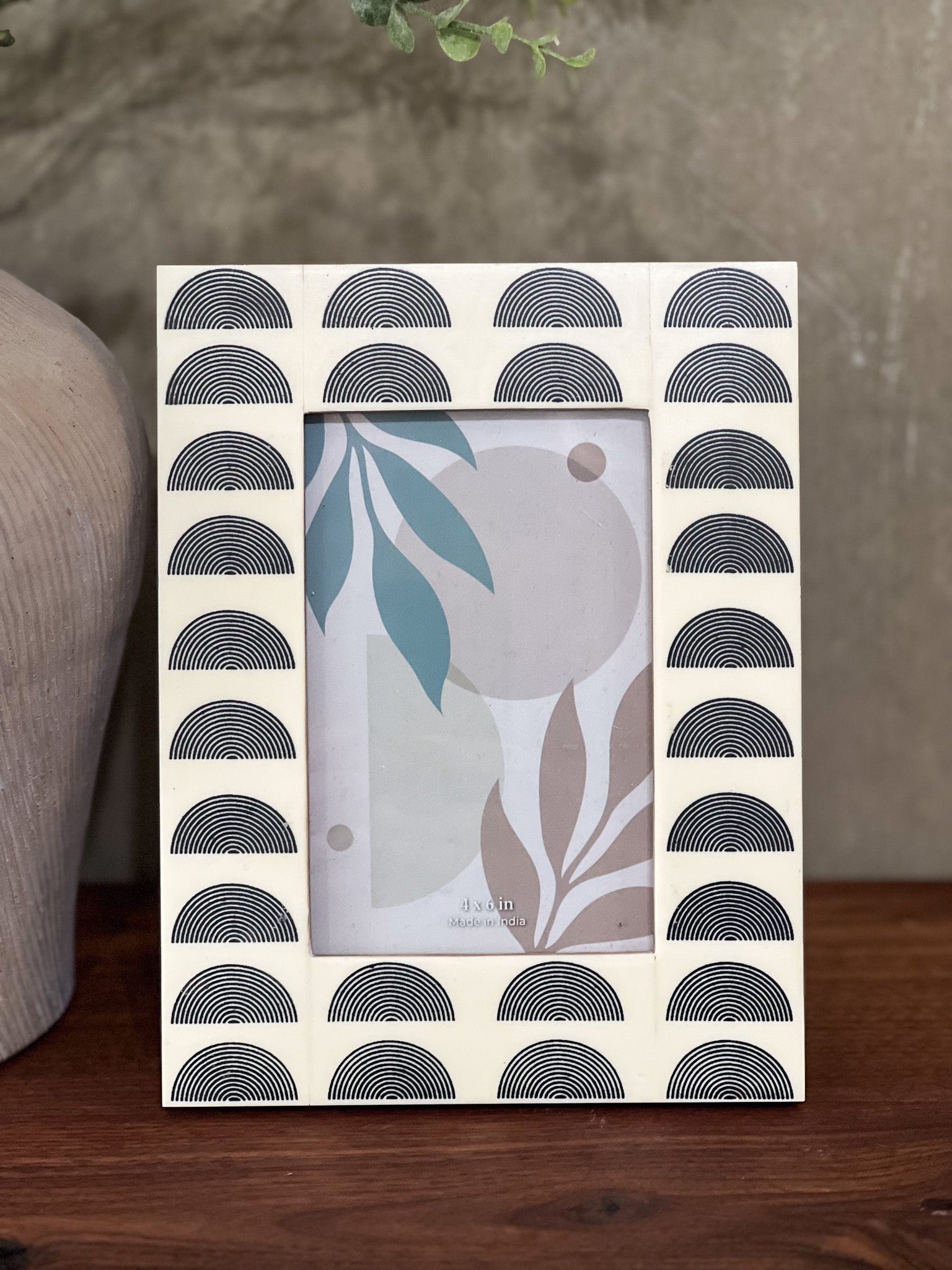 4" x 6"  Arches Frame Black