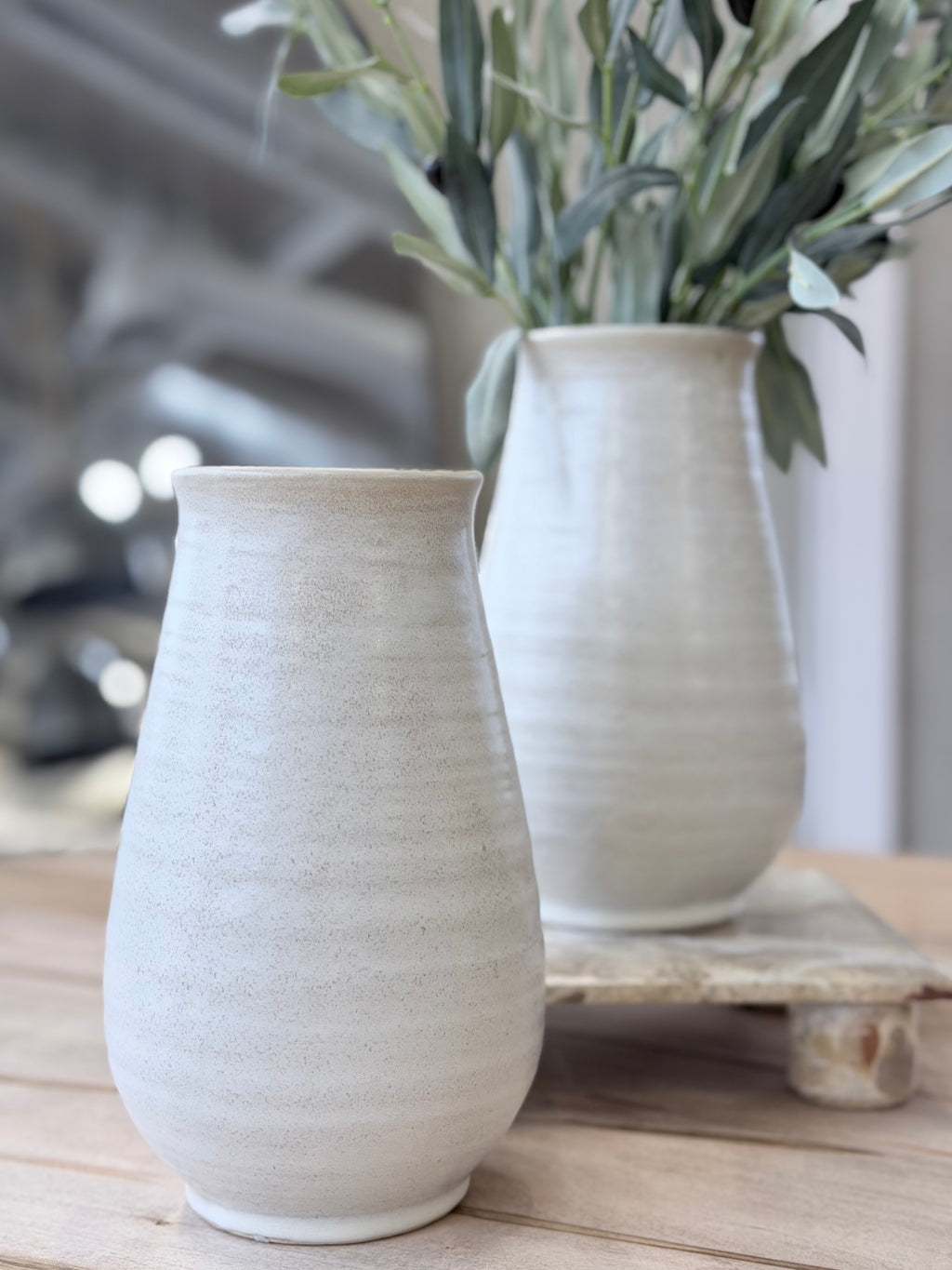 9.3" Beige/Wht Vase