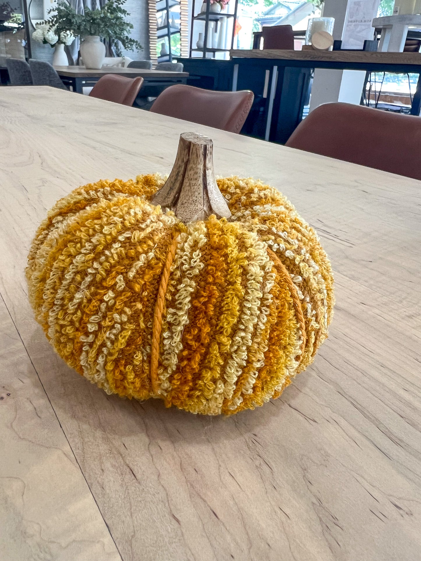 4.75" Boucle/Velvet Pumpkin