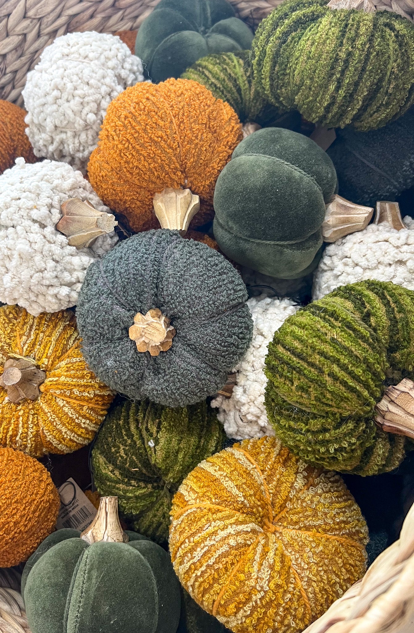 4.75" Boucle/Velvet Pumpkin