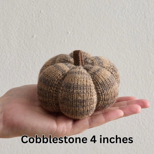 4" Mini Sweater Pumpkin